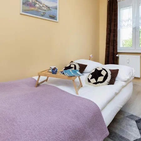 Spacious Family In By Renters Lejlighed