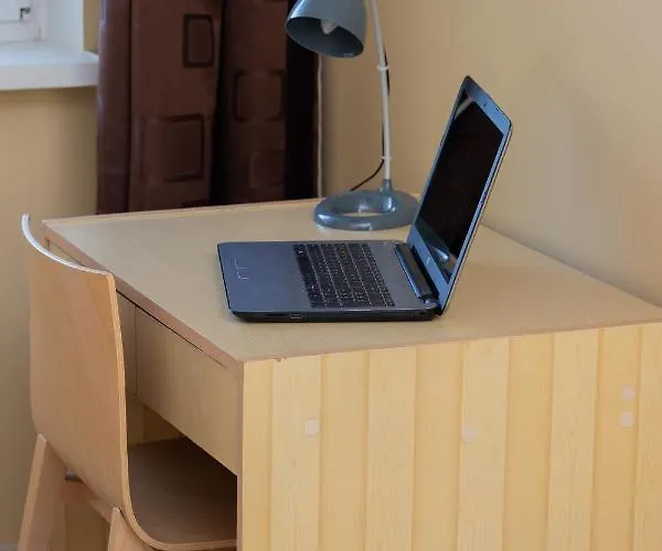 Spacious Family In By Renters *