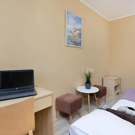 Spacious Family In By Renters شقة *