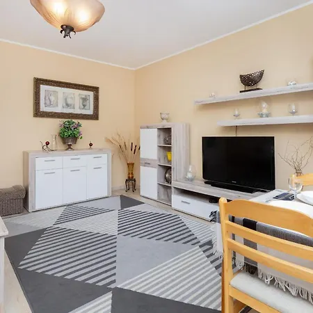 Spacious Family In By Renters شقة *